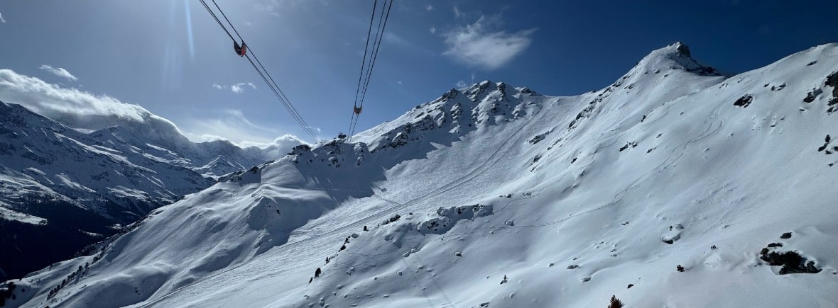 Skiing in Zinal-Le Chamois Black Run © Ultimate-Ski.com